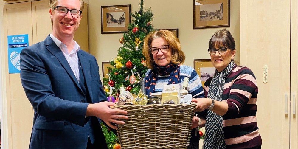 Blackthorns gives out Christmas hampers