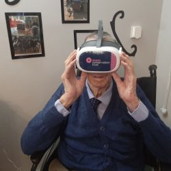 Care Home residents enjoy a virtual dive under the sea